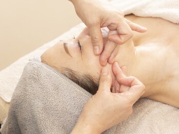 オスマンティエ(Osmantier)/小顔マッサージ