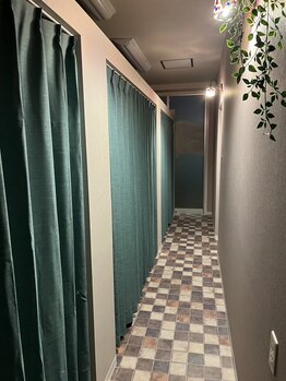 モムン(MOMUN)/アロマリンパケア店内写真