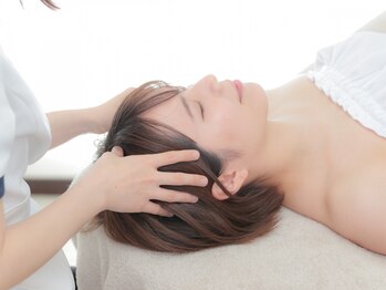 お顔の研究所の写真/独自の手技で【定着する小顔ケア】リピート率90%超え★神業小顔技術を体感してください！