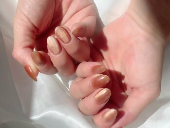 ネイルアンドアイラッシュサロン マーブル(marble)の写真/【ミラー/オーロラネイルが得意◎】ついつい見とれてしまう、美フォルム×ツヤで叶える、輝く指先に◇