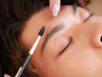 ヴィクトワール(Victoire)/眉が整うとお顔が整います