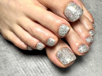 ヴィダ ネイルズ(VIDA NAILS)の写真/周りと差がつく季節ごとのデザインで足元からお洒落に☆普段ハンドネイルが出来ない方にもオススメ♪