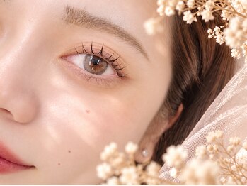 メメモア(Meme Moi)の写真/落ち着いた店内で大人まつげ似合せデザインを。印象的な上品目元が叶う★