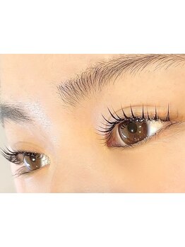 ナチュラル上品な目元にしたい