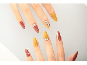 ヴァンネイル みなとみらい馬車道(VINGT NAIL)/アニマル柄×スモーキーカラー