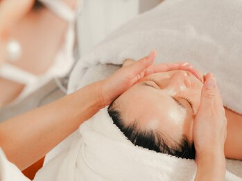 リンクアンドボーテ 大垣(Link&Beaute)の写真/特殊化粧品シャルム・ボー×プロの手技でたるみ撃退！フェイスラインのもたつきを解消し自然にリフトUP◎