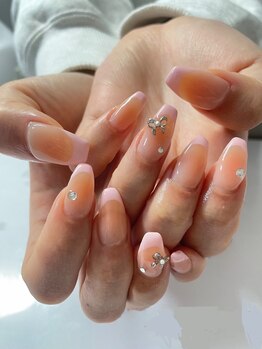 ルーネイル(Ruunail)/チーク×フレンチネイル