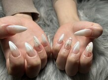 リズ 磐田店(LIZ)/白グラデーションネイル