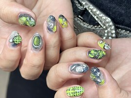 海外ガール！発光個性派ネイル★