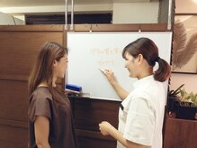 スタジオシュカ鍼灸治療院の雰囲気（科学に基づいたわかりやすい説明/美容鍼灸ドライヘッドスパ骨盤）