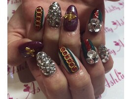 持ち込みデザイン蜂ネイル