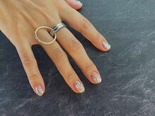 スリーネイルプラスアイラッシュ(Threee Nail+Eyelash)の雰囲気（まつげとパラジェルネイルの同時施術も可能です◎）