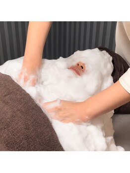 エピシアドットエヌ(epicia.N)の写真/濃厚モフモフ泡のオゾン洗顔でケアし、アクネ菌分解で健やかな肌を目指すメンズ必見♪