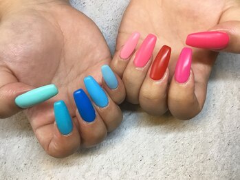 ラウト デコレーションアンドネイルサロン(Lauto Decoration&Nail Salon)/マルチカラーマットスカルプ