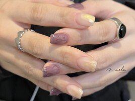 うるうるアシメニュアンスネイル