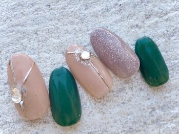 カトルナフ(quatre fois neuf)/大人可愛いビビューネイル