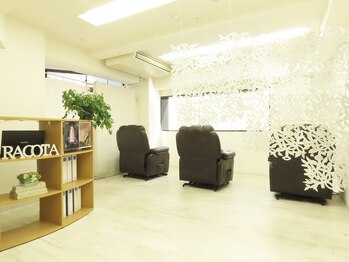 アイラッシュサロンラコタ 池袋東口店(RACOTA)/池袋の落ち着いたサロン
