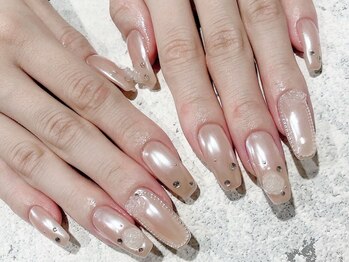 ネイルアンドアイラッシュサロン マーブル(marble)の写真/思わずカラーを迷ってしまうほどの品揃え!トレンドの微粒子マグネットも沢山ご用意しております♪