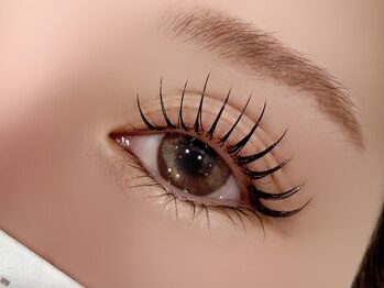 フリークラッシュ 高崎(FLEEK LASH)の写真/《話題の【LEDエクステ】導入店★》持ちの差は技術とLEDで決まる。圧倒的キープ力で理想の目元を実現◎