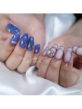 ネイルサロン R/スタイリングコース　Aki