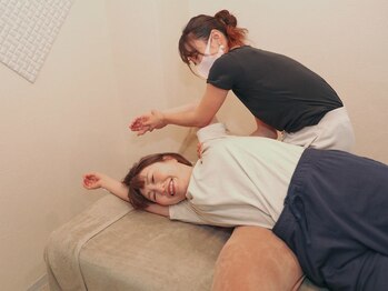 メル 川西(Mer)/ストレッチで可動域を広げます