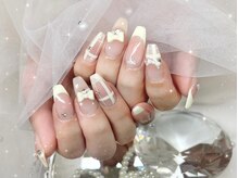 ヘレネ(Helene)/イエローネイル