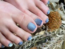 サロンドフォーエイチ(salon de 4H)/フットはじめはブルーで決まり★