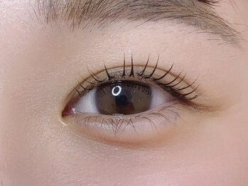 アイスタジオ アンド タブルネイル 梅田店(EYE STUDIO&W NAIL)の写真/【梅田駅徒歩5分】いつまでも綺麗な目元をキ-プ♪モチの秘訣は技術力◎まつ毛パ-マ/エクステ/パリジェンヌ