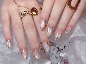 ライリス(Lylis)の写真/繊細なアート,肌なじみ×盛れカラー,きらめくパーツ…“映える要素”を絶妙に組み合わせて華やかさ倍増！