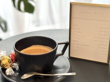 エミフィ(Emiphi)の雰囲気（施術後は豊富なドリンクでホッとひと息♪｜完全個室｜駐車場完備）