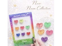 キュービーネイルプラス 大宮マルイ店(QB Nailplus)の雰囲気（限定色ワンカラー¥4,800。一目で惚れる、うるツヤネオン。）