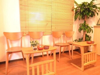 癒のハウス/広々とした待合いスペース♪