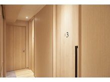 フリーストレッチング 新宿店の雰囲気(1人では伸ばしきれない肩甲骨や股関節周りをストレッチ♪)