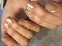 ノエミ(noemi)の雰囲気（浮かせてオフするベースジェルで爪への負担を最小限に。）