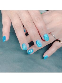 リマ(Lima)/夏のマグネットネイル