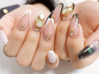 ネイルサロン バイ マルル(Nail Salon by maururu)の写真/季節にあわせて旬を指先に◎洗練されたデザインが人気の秘密♪お客様に合わせたデザインをご提案致します♪