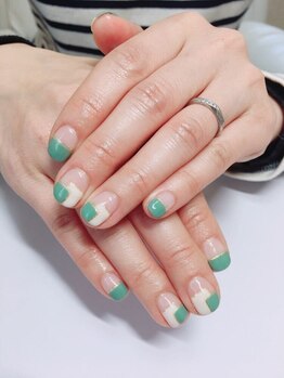 モカネイル(moca nail)/四角フレンチ