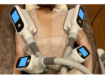 ユー 喜連西店(U)/脂肪冷却施術風景