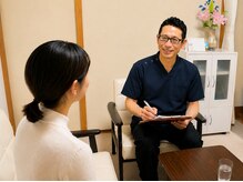 こうけん整体の雰囲気(カウンセリング:お悩みを丁寧に伺い体の状態を確認いたします。)