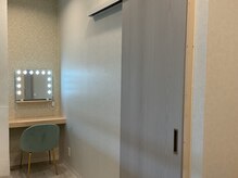 サロン ビズー(SALON BISOU)の雰囲気（各部屋ごとにパウダールーム完備。施術後にお使いください♪）