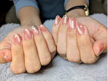 落ち着きのあるマグネットネイル　ちゅるん感も素敵です