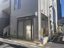 ルーミー 南青山(LUME)/2.オフホワイトの建物