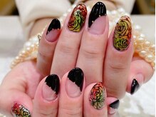 ホワイトネイル(White Nail)の雰囲気（派手なデザインがお好みの方にも♪）