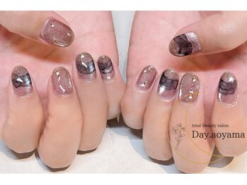 ニュアンスネイルで垢抜け◎