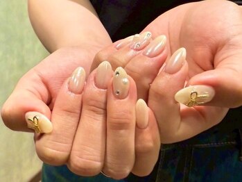 アルカナ(ARCANA)の写真/シンプルの中にも上品さやちょっとした可愛さのある華やかな指先へ◇流行を押さえたトレンドカラーも充実!