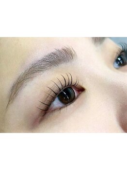 ナチュラル上品な目元にしたい