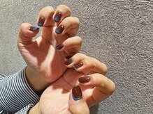 シー(Shhh...)/ブラウン&ブルーダブルカラー