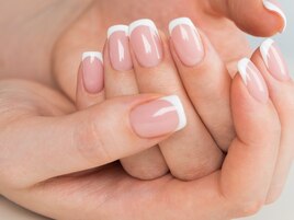 迷ったら王道フレンチネイル