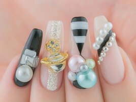 モノトーン×パーツネイル