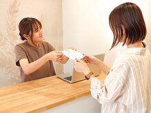 トムスチーム バイ メイメイ(TOMsteam by MAYMAY)/笑顔でお見送り